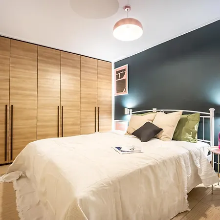 Apartment Entire Building For Big Groups In