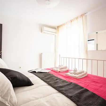 Apartment Entire Building For Big Groups In